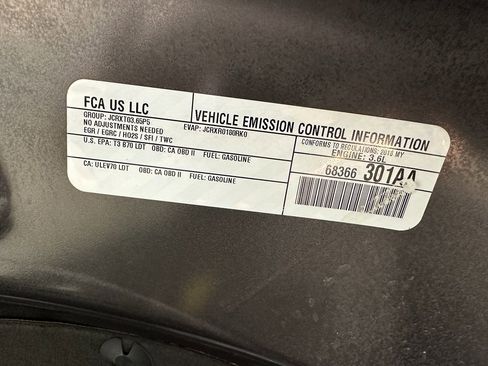 Used 2018 Jeep Grand Cherokee Altitude AWD/4WD image 5
