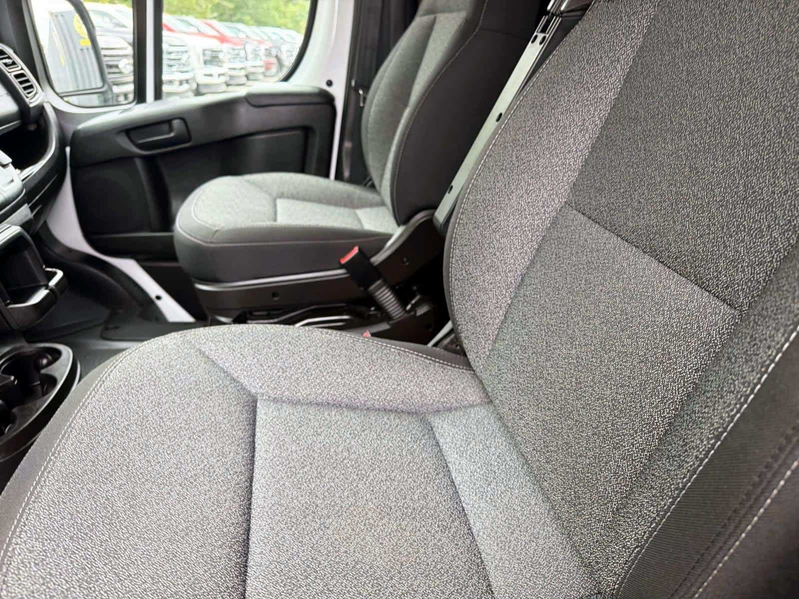 Used 2025 RAM ProMaster 2500 w/ U-Haul Equipment Group FWD image 13