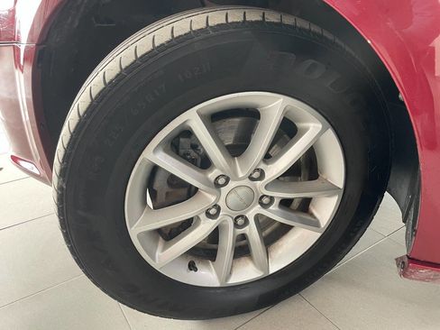 Used 2016 Dodge Grand Caravan SXT image 12