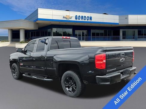 Used 2018 Chevrolet Silverado 1500 LT w/ Midnight Edition image 8