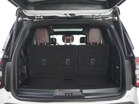 Used 2024 Ford Expedition Limited AWD/4WD image 17
