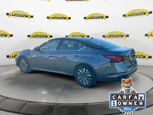 Used 2024 Nissan Altima 2.5 SV image 3