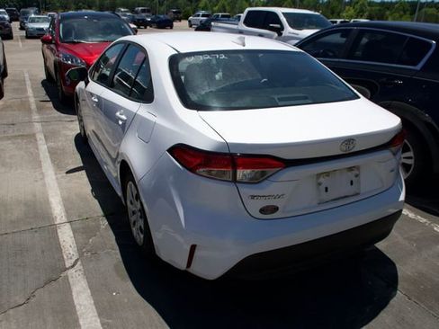 Used 2023 Toyota Corolla LE FWD image 2