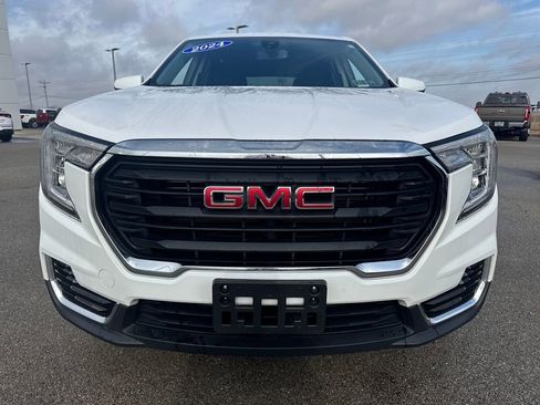 Used 2024 GMC Terrain SLE image 11