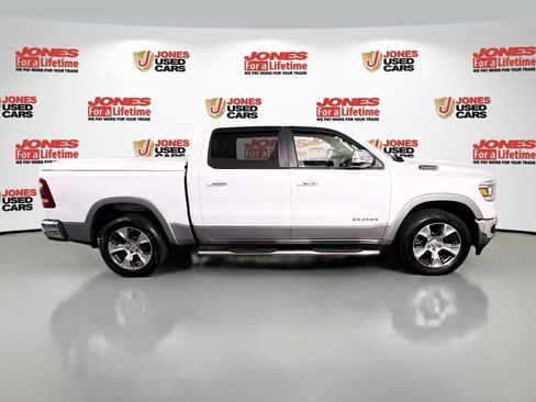 Used 2019 RAM 1500 Laramie AWD/4WD image 18