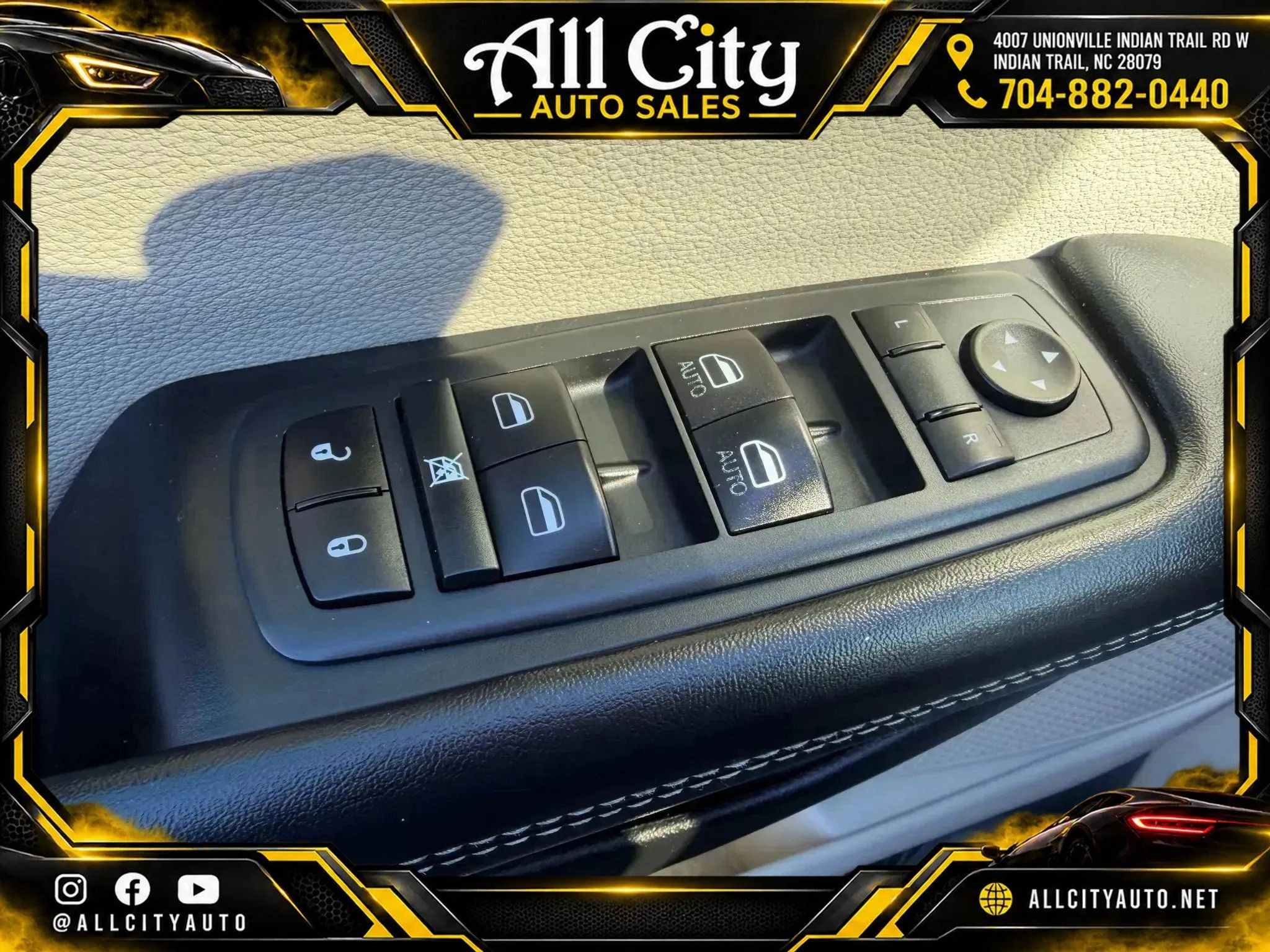 Used 2020 Chrysler Voyager Lxi FWD image 23