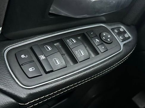 Used 2024 RAM 2500 Big Horn w/ Bed Utility Group image 17