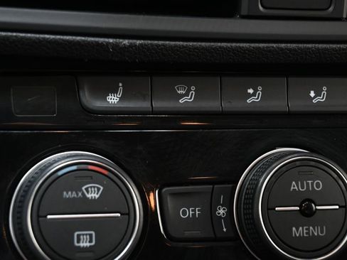 Used 2019 Volkswagen Jetta R-Line image 28