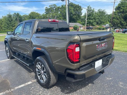 Used 2023 GMC Canyon Denali AWD/4WD image 10
