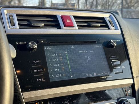 Used 2017 Subaru Outback 2.5i Premium image 16