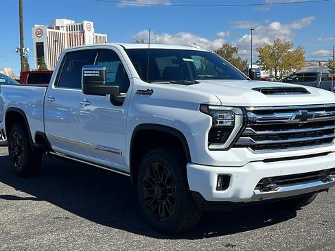 New 2026 Chevrolet Silverado 2500 High Country w/ High Country Premium Package AWD/4WD image 3
