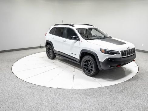 Used 2022 Jeep Cherokee Trailhawk w/ Sound & Nav Group AWD/4WD image 31