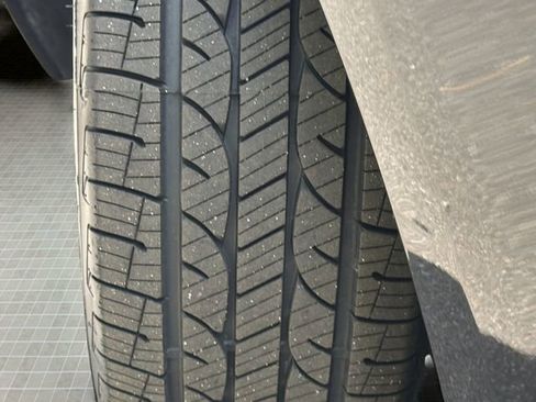 Used 2011 Hyundai Genesis 3.8 RWD image 27