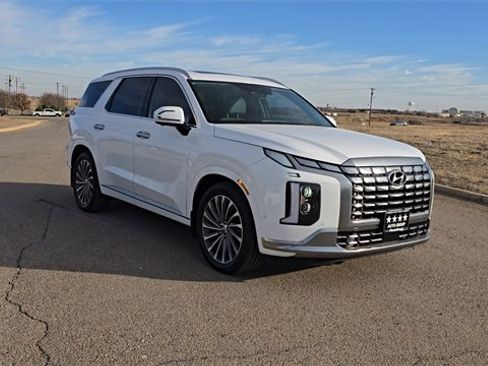 Used 2024 Hyundai Palisade Calligraphy image 4