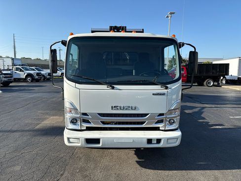 Used 2024 Isuzu NPR image 4