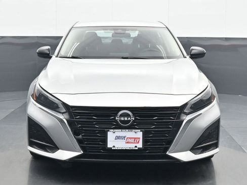 Used 2023 Nissan Altima 2.5 SV image 1