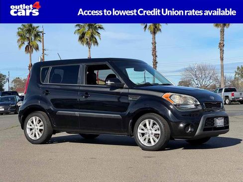 Used 2013 Kia Soul + image 1