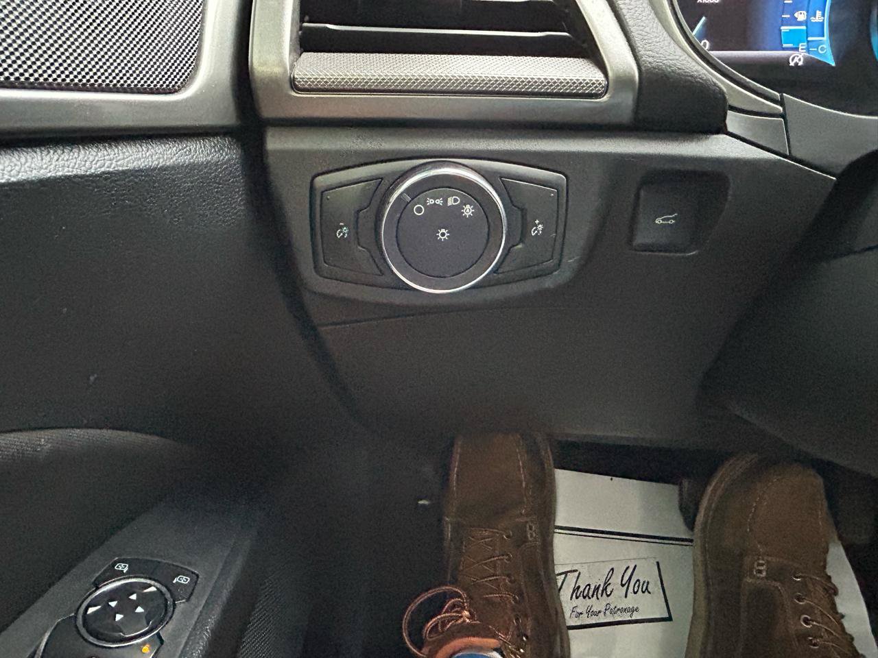 Used 2018 Ford Fusion SE w/ Fusion SE Technology Package FWD image 27