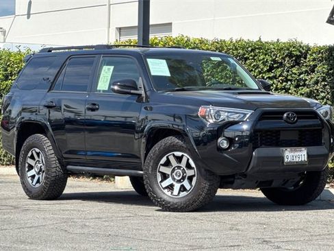 Used 2023 Toyota 4Runner TRD Off-Road Premium image 2