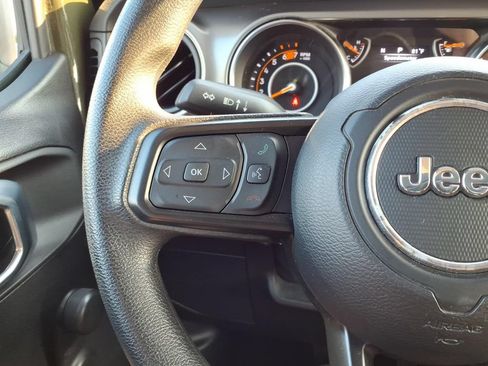 Used 2022 Jeep Wrangler Unlimited Sport AWD/4WD image 16