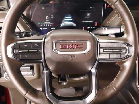 Used 2025 GMC Yukon Elevation w/ Elevation Premium Package AWD/4WD image 3