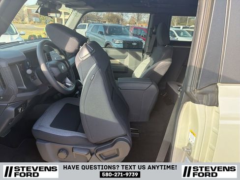 Used 2025 Ford Bronco 2-Door w/ Sasquatch Package AWD/4WD image 15