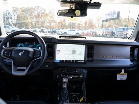 New 2025 Ford Bronco Badlands w/ Sasquatch Package image 29