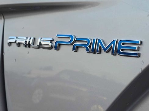 Used 2022 Toyota Prius Prime LE image 16