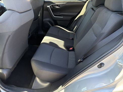 Used 2021 Toyota RAV4 XLE image 32