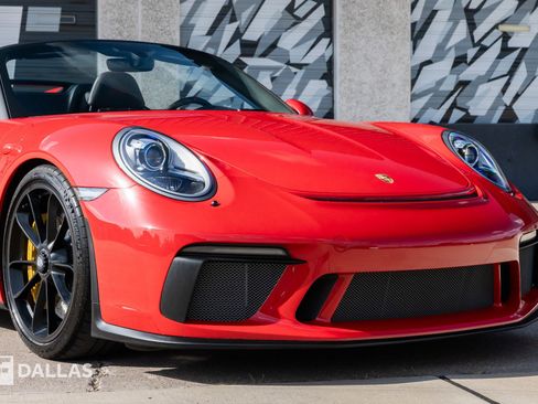Used 2019 Porsche 911 Speedster image 2