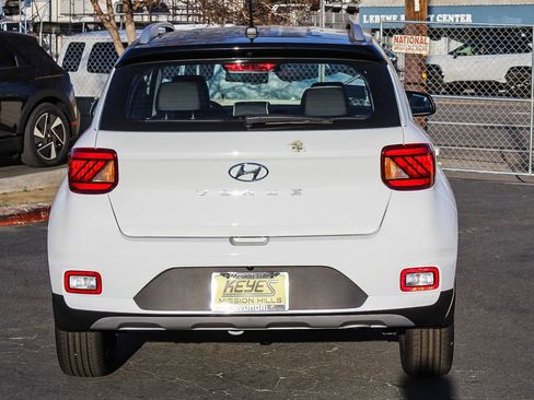 New 2025 Hyundai Venue Limited image 5