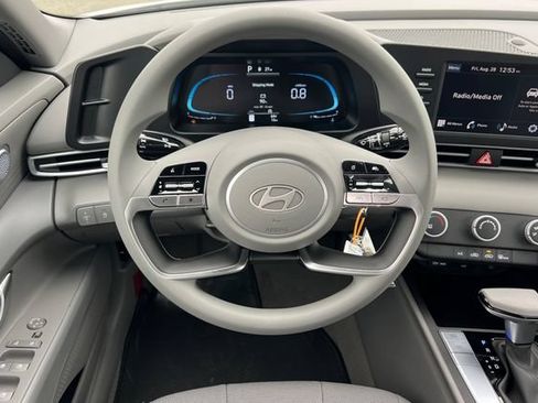 New 2026 Hyundai Elantra SE FWD image 13