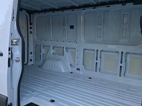 Used 2025 Mercedes-Benz Sprinter 2500 image 15