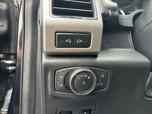 Used 2020 Ford F150 Lariat w/ Equipment Group 502A Luxury AWD/4WD image 11