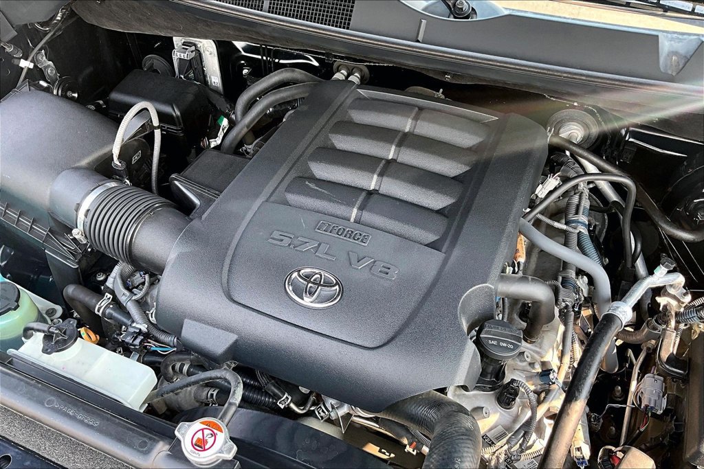 Used 2018 Toyota Tundra Limited w/ Limited Premium Package AWD/4WD image 32