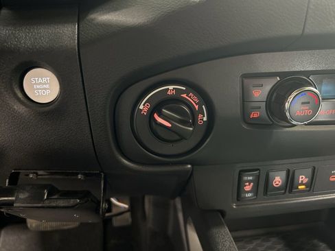 Used 2022 Nissan Frontier SV image 18