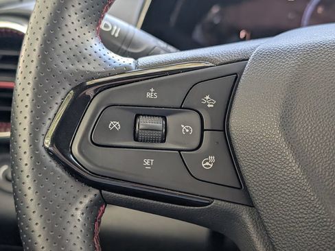 Used 2025 Chevrolet Trax RS w/ Driver Confidence Package FWD image 22