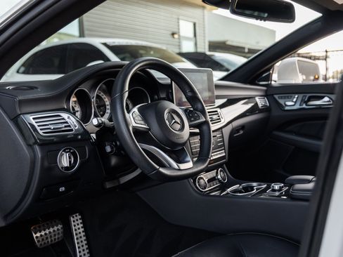 Used 2016 Mercedes-Benz CLS 400 image 4