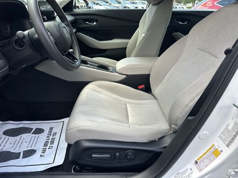 Used 2023 Honda Accord EX image 9
