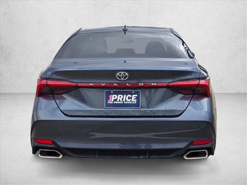 Used 2022 Toyota Avalon XLE image 6