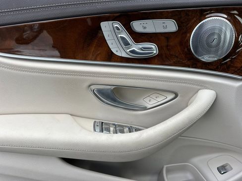 Used 2018 Mercedes-Benz E 300 4MATIC image 11