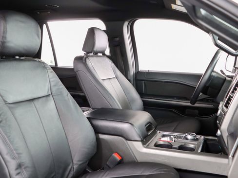 Used 2021 Ford Expedition XLT image 28