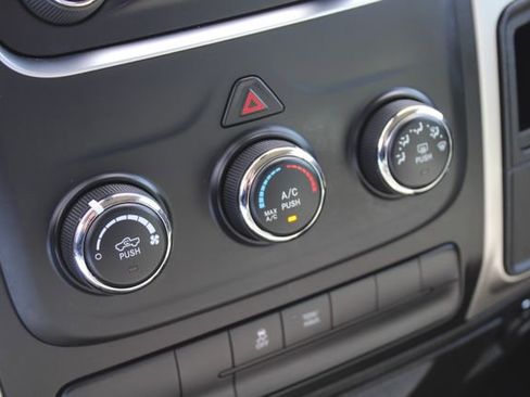 Used 2020 RAM 1500 Classic SLT AWD/4WD image 22