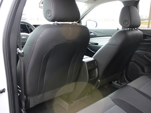 Used 2025 Chevrolet Trax LT image 22