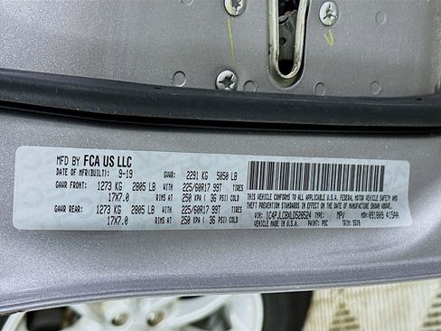 Used 2020 Jeep Cherokee Latitude FWD image 27