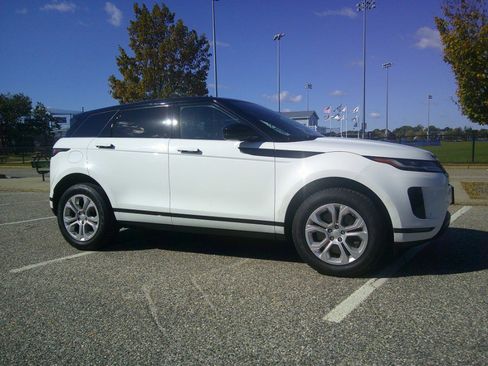 Used 2020 Land Rover Range Rover Evoque S image 5
