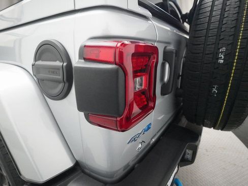 Used 2022 Jeep Wrangler Unlimited Sahara image 31