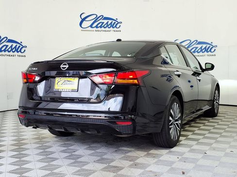 Used 2025 Nissan Altima 2.5 SV FWD image 6