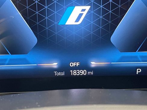 Used 2023 BMW i4 eDrive40 image 23