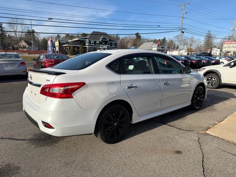 Used 2017 Nissan Sentra SR w/ SR Midnight Edition image 4